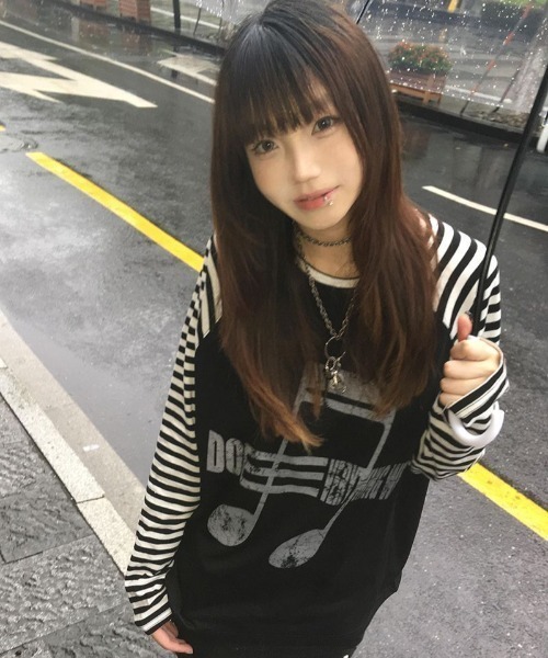 Lis ardent tシャツ ボーダー袖グラフィック薄手ロンT／オーバーサイズ