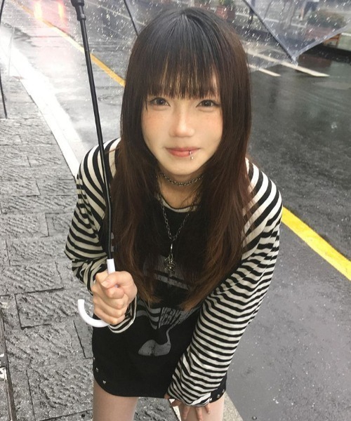 Lis ardent tシャツ ボーダー袖グラフィック薄手ロンT／オーバーサイズ