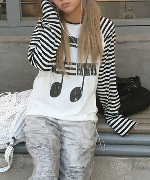 Lis ardent tシャツ ボーダー袖グラフィック薄手ロンT／オーバーサイズ