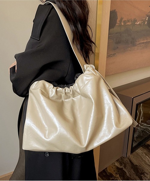 GINZI leather bag ショルダーバッグ 廃盤 値引き中 LA VORAGINE（ラ ヴォラジネ） ショルダーバッグ バッグ 大容量巾着