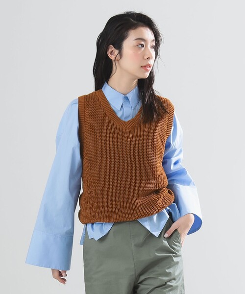 【JUEMI】ブラウン オーバーニットベスト Vネック エンブレム付き Fashion Letter ベスト ジレ Vネックオーバーサイズニットベスト