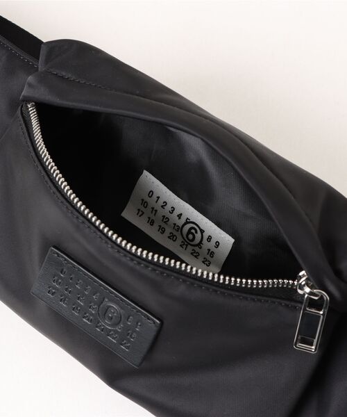 MM6 ウエストポーチ ウエストバッグ NYLON POCKETS BELT BAG