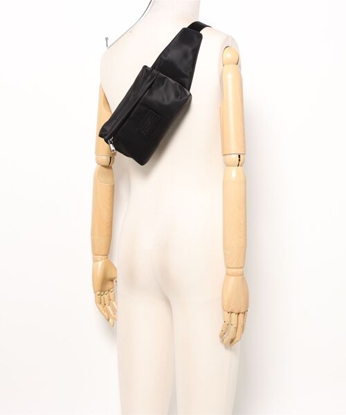MM6 ウエストポーチ ウエストバッグ NYLON POCKETS BELT BAG