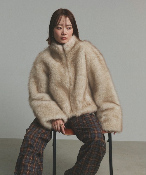 A/Tファーコート ad thie（アドティエ） コート アウター スタンドカラー フェイク
