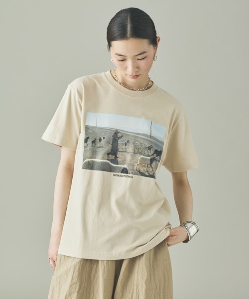 カレンソロジーTシャツ新品未開封 キャメル色、白色 Curensology（カレンソロジー） tシャツ 「スタイリスト室井由美子さん