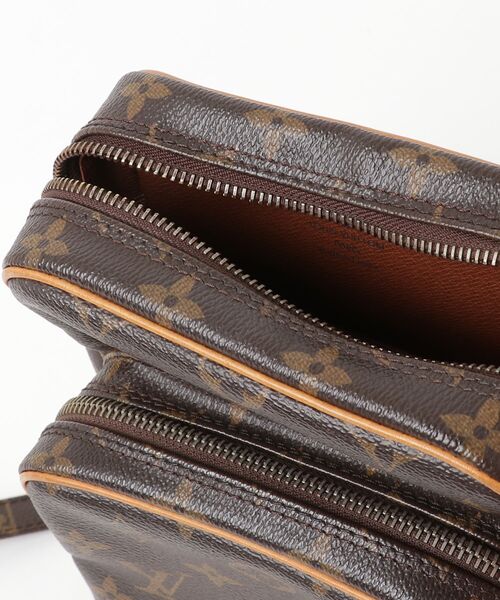 Louis Vuitton レザー ショルダーバッグ ブラウン LOUIS VUITTON（ルイ・ヴィトン） ショルダーバッグ - ブラウン