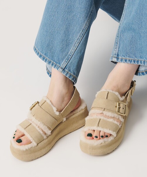 UGG Australia（アグオーストラリア） 厚底 ugg サンダル 「国内