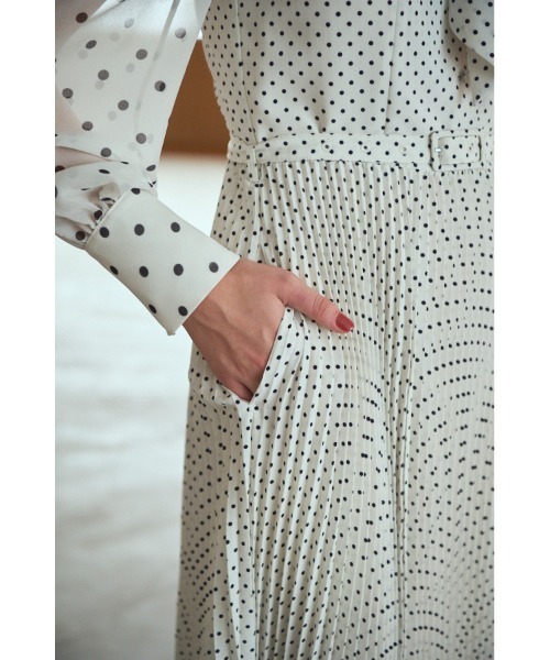 Estella.K ドットワンピース　水玉ハイネック ドレス Estella.K ワンピース Allaria Pleated Dress ドットタイプリーツ
