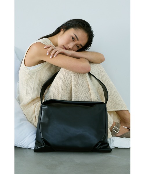 un/neu ショルダーバッグ バッグ マグフラップ2タックワンショルダー