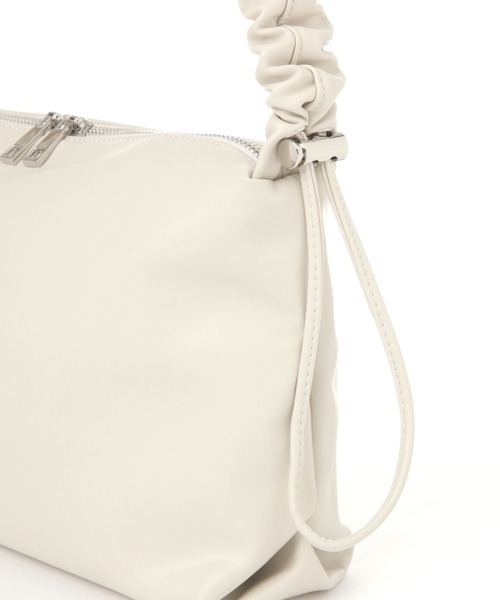 新品タグ付き　 AmuseableAvocadoショルダーバッグ LAKOLE（ラコレ） ショルダーバッグ バッグ 2WAYギャザーショルダー