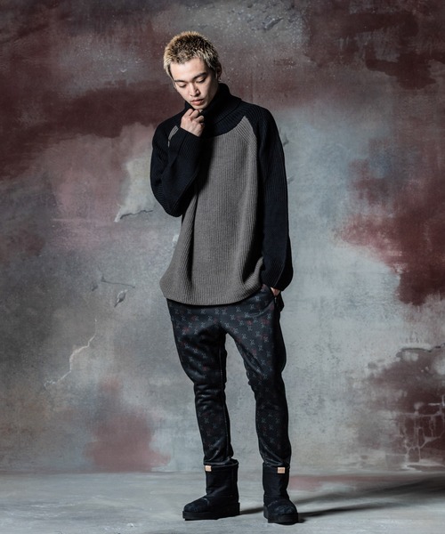 glamb（グラム）の「Turtle Neck Logo Knit / タートルネック 