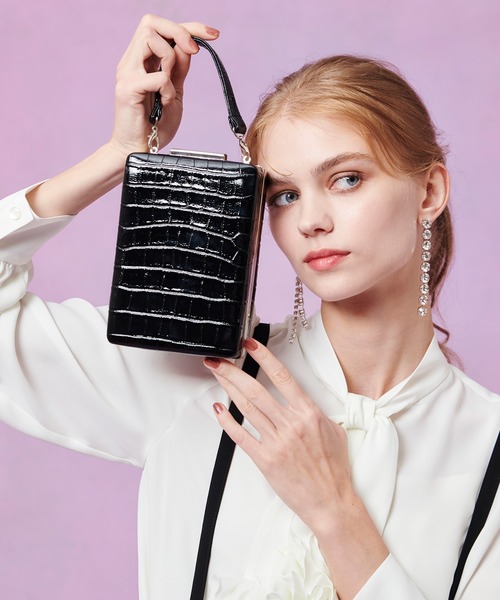 LOULOU WILLOUGHBY（ルルウィルビー） クラッチバッグ パーティー 
