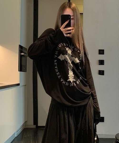 DIAVEL tシャツ クロスグラフィック ロンT／Dark Y2K Mood レディース