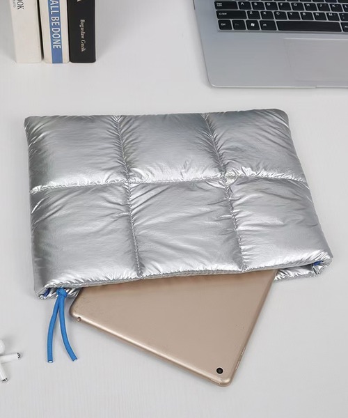 MAISON SELECT タブレットケース 2C30-KR メタリック パデッド