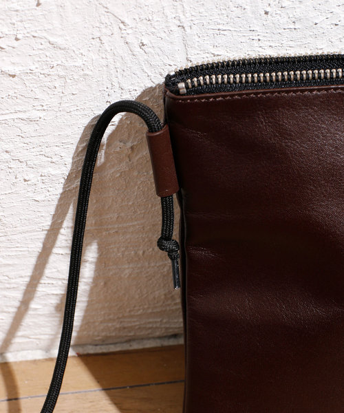 【セール】BICASH レザーショルダーバッグ 牛革サコッシュ BICASH（ビカーシ）の「BICASH ビカーシ / レザーショルダー