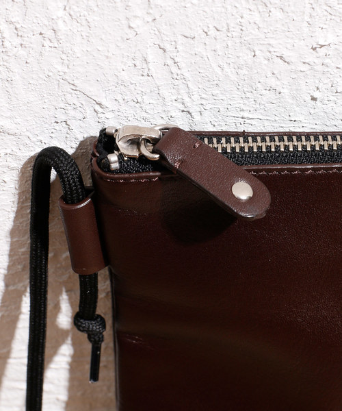 【セール】BICASH レザーショルダーバッグ 牛革サコッシュ BICASH ショルダーバッグ ビカーシ / ユニセックスレザー