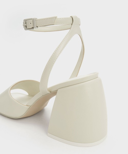 国内配送★Charles&Keith★ブロックヒール ストラップサンダル CHARLES & KEITH ローブロックヒール アンクルストラップ