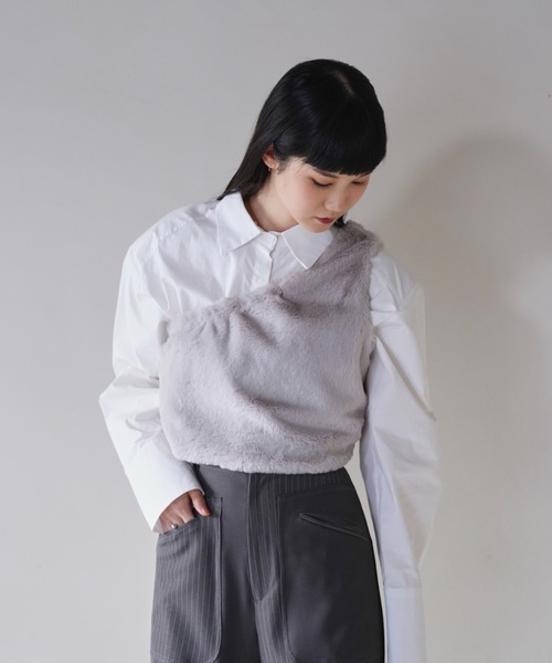 tシャツ 「ZOZO限定」ワンショルダー ファー ベスト ふわふわ レディース Uenui tシャツ 「ZOZO限定」ワンショルダー ファー ベスト