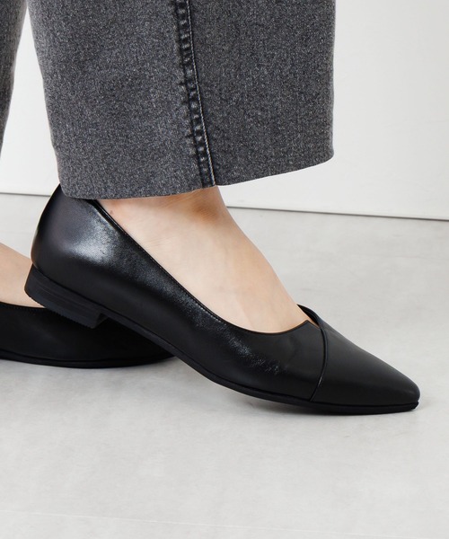 HIMIKO パンプス 「Made in Japan」アシンメトリーVカットフラット