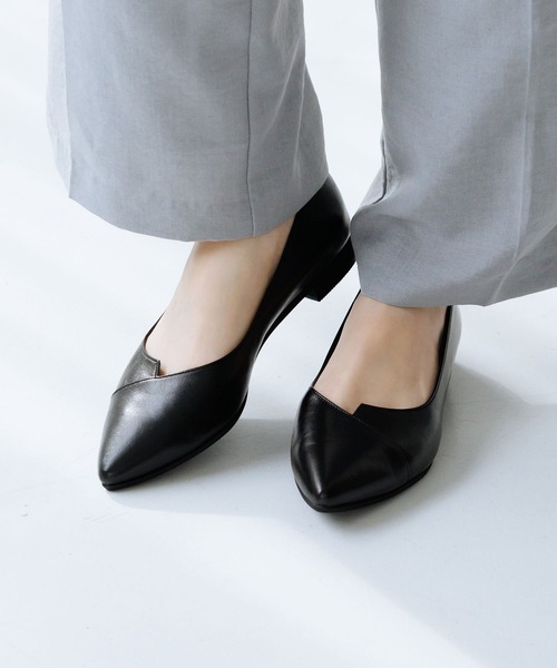 HIMIKO パンプス 「Made in Japan」アシンメトリーVカットフラット