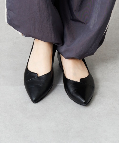 HIMIKO パンプス 「Made in Japan」アシンメトリーVカットフラット