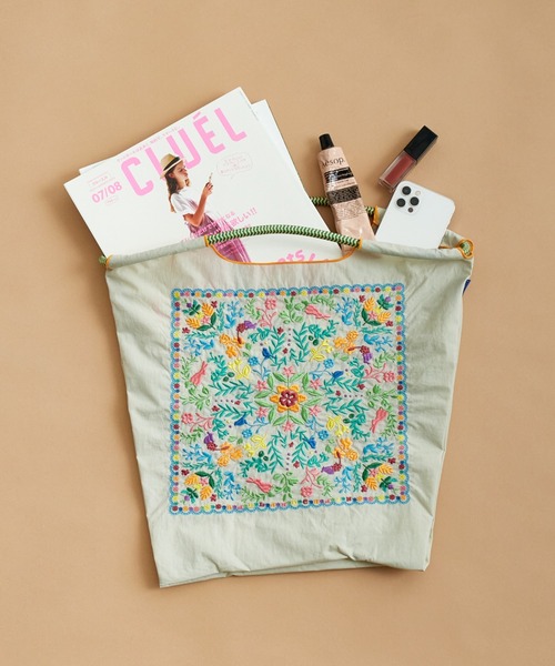 ハンドメイド 刺繍 ハ― ブガ― デンのト― トバック ハーブガーデン 手刺繍トートバッグ A4サイズ ワッシャー加工