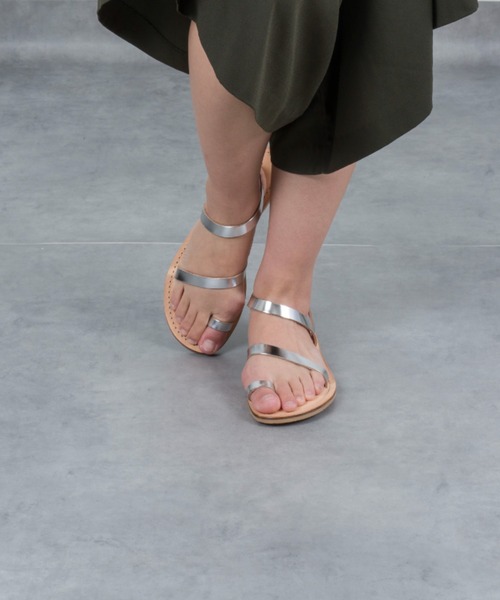 サンダル 「L' ANGOLO DEL CUOIO/ランゴロデルクオイオ」トング