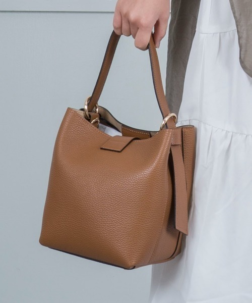 【美品】ジャンニノターロGIANNI NOTAROスクエア バッグ レザー GIANNI NOTARO ショルダーバッグ バッグ 「GIANNI /ジャンニ