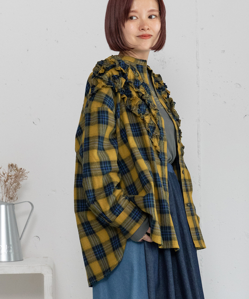 刺繍 襟付き フラワー チェック ブラウス ブラウン イエロー シェルボタン POU DOU DOU（プードゥドゥ） ブラウス シャツ フロントフリルチェック