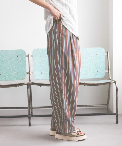 ワイドパンツ パンツ Gardenタックプリントパンツ レディースの画像