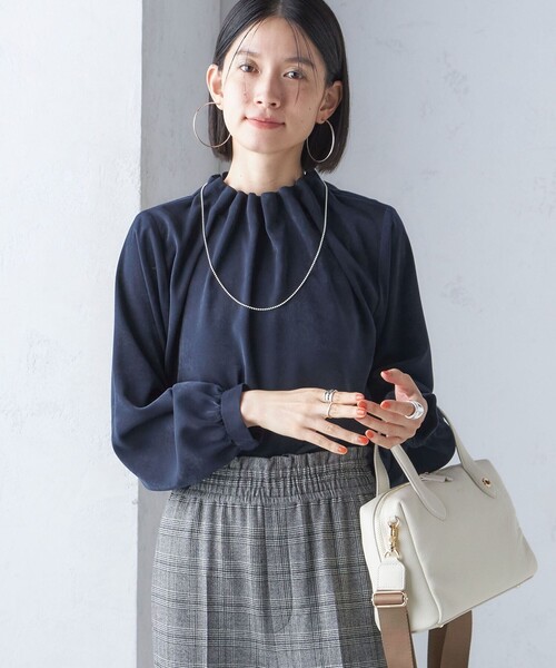 SHIPS シップス ネック ギャザー ソリッド 起毛 サテン ブラウス