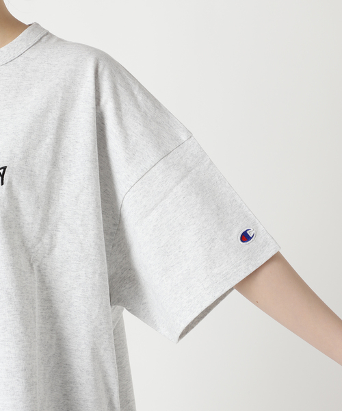 CHAMPION×JOURNAL STANDARD　 HOLIDAY 　Tシャツ Champion tシャツ 「CHAMPION×JOURNAL STANDARD」by HOLIDAY T
