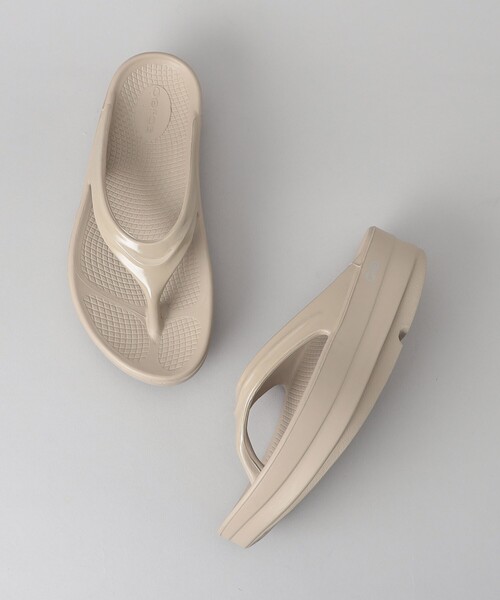 新品未使用OOFOS WOMENOOmegaウーフォストングサンダル厚底ヒール ウーフォス OOFOS OOmega (ウーメガ) 厚底サンダル リカバリー