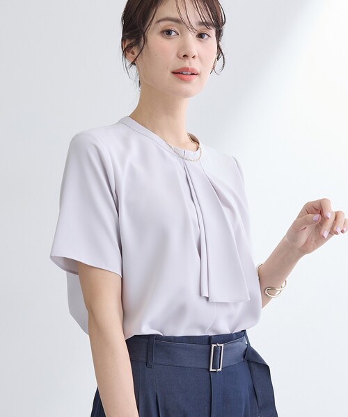 ブラウス シャツ 入学式 「洗える／UVケア」ストライプ柄＆無地 ボウタイ風 半袖ブラウス レディースの画像
