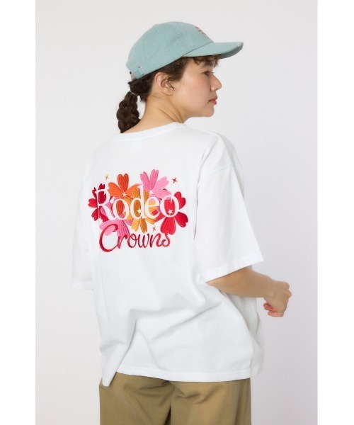 ウヨンミ アイボリー フラワー バックロゴ Tシャツ W251TS06761I RODEO CROWNS WIDE BOWL tシャツ Flower Logo Embroidery T