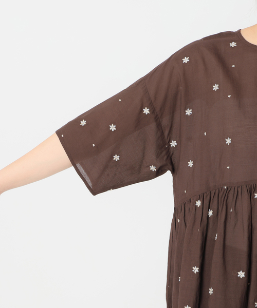 ブラウス シャツ 「WEB限定」手洗い可 / バックリボンフラワー刺繍ブラウス レディース WEB限定】手洗い可 / バックリボンフラワー刺繍ブラウス（シャツ