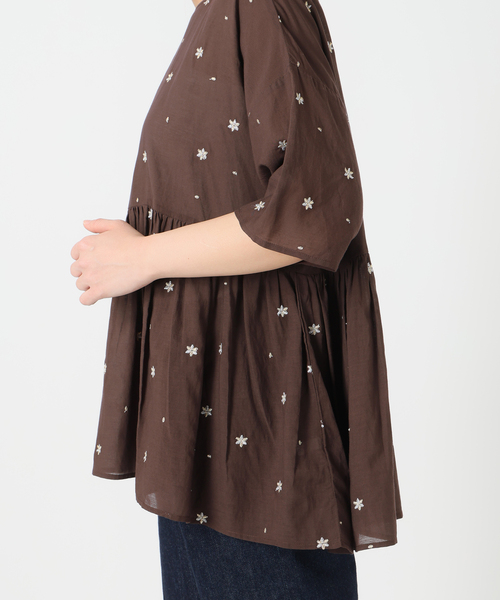 ※掲載2/9まで【即購入の方お値下げ対応可能】定価39600円・新品　ブラウス Pierrot ブラウス シャツ フリルデザインブラウス レディース