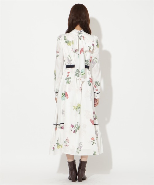 「AND COUTURE」 長袖ワンピース FREE ホワイト系その他 レディースの画像