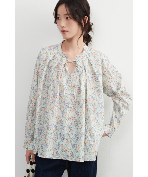 On One's Own ブラウス シャツ 花柄プリント長袖タックデザイン
