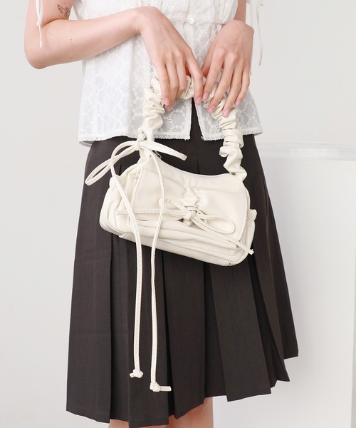 TO BE CHIC リボン付きハンドバッグ TO BE CHIC / トゥー ビー シック （レディース） バッグ