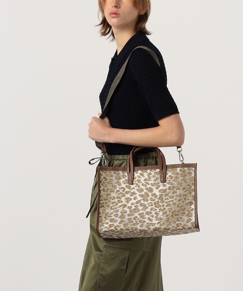 A VACATION トートバッグ BREAD M LEO バッグ レディース