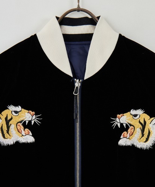 「TAION」 スタジャン X-LARGE ブラック レディース_画像2