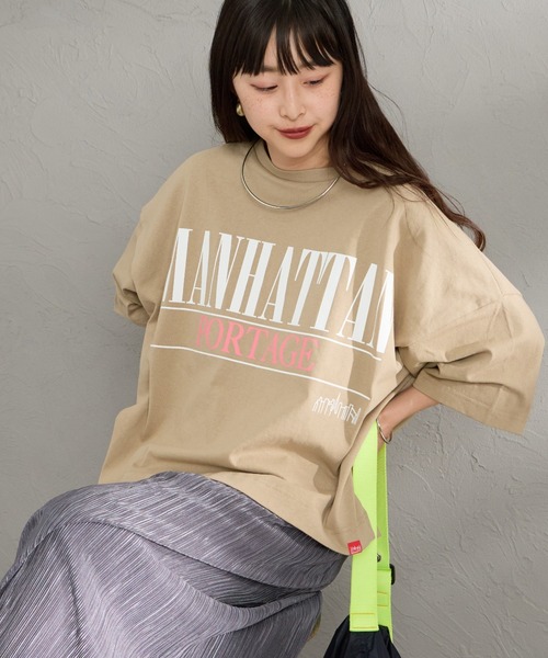 tシャツ 「MANHATTAN PORTAGE/マンハッタンポーテージ」 別注 ショート丈 ロゴプリントTシャツ「追加」 レディースの画像