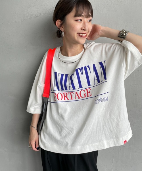 tシャツ 「MANHATTAN PORTAGE/マンハッタンポーテージ」 別注 ショート丈 ロゴプリントTシャツ「追加」 レディースの画像