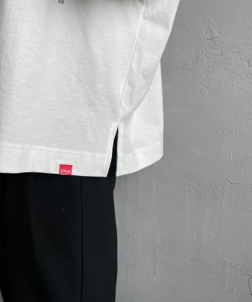 tシャツ 「MANHATTAN PORTAGE/マンハッタンポーテージ」 別注 ショート丈 ロゴプリントTシャツ「追加」 レディースの画像