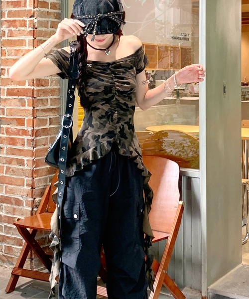 SHEENA tシャツ 迷彩柄裾フリルギャザートップス レディース