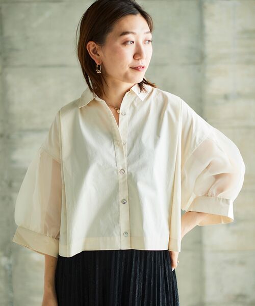 TORRAZZO DONNA フローラルシアーフレアトップス　ホワイト 優待価格[TORRAZZO DONNA]シアーブラウス | KOBUNSHA SELECT