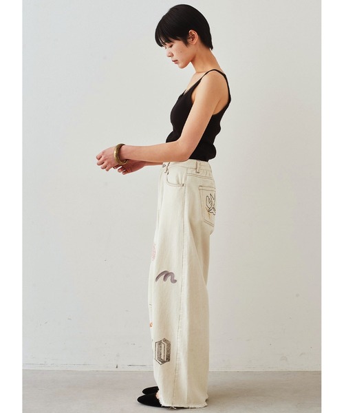 MEDE19F（メデジュウキュウ） パンツ 刺繍とプリントにこだわった