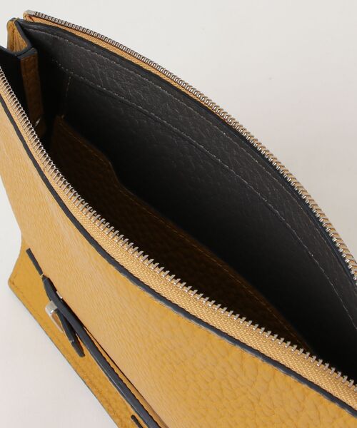 FURLA エッセンシャル s レザークラッチバッグ FURLA（フルラ） クラッチバッグ - イエロー レディース : ZOZOTOWN