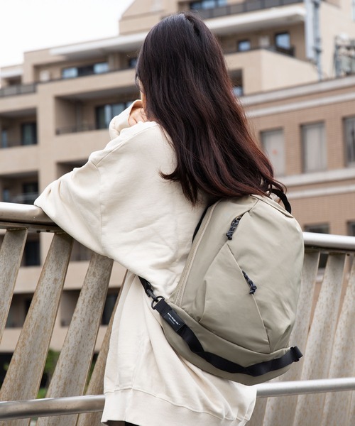 ミニショルダーバッグ worm design lab ショルダーバッグ Minimal Sling shiny light